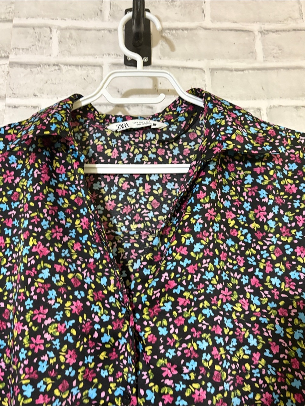 Zara Black Multicolor Floral Button-Down Shirt, medium - Picture 5 of 6